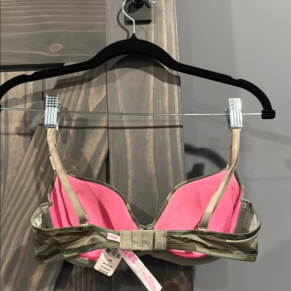 PINK Victoria's Secret Green Push-Up Bra - Picture 3 of 3